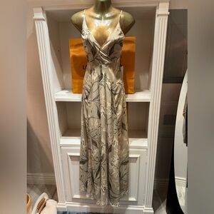 ASTR NWT floral dress in tan, nude, green and yellow. Size M